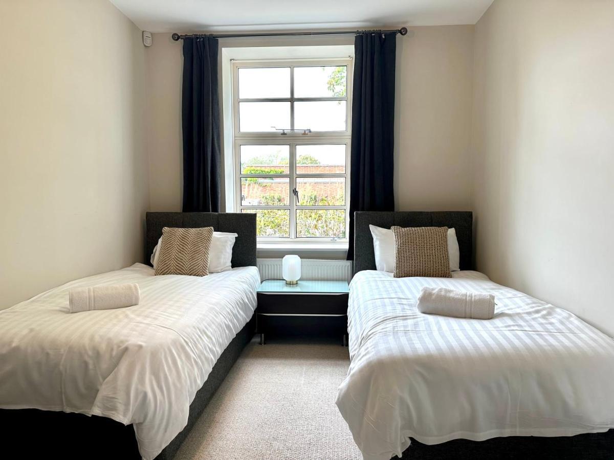 Desirable 2 Bedroom Apartment In Bicester That Sleeps 5 Bagian luar foto
